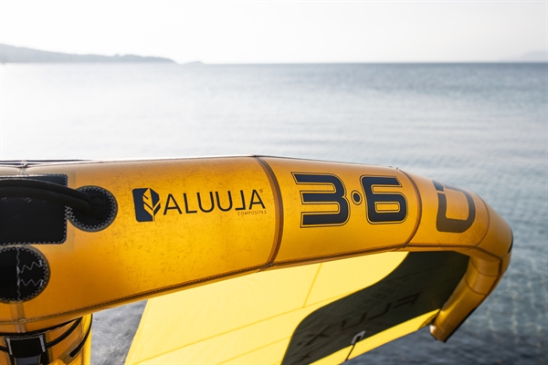 Ozone Flux V2 Ultra-X Aluula leading edge profil